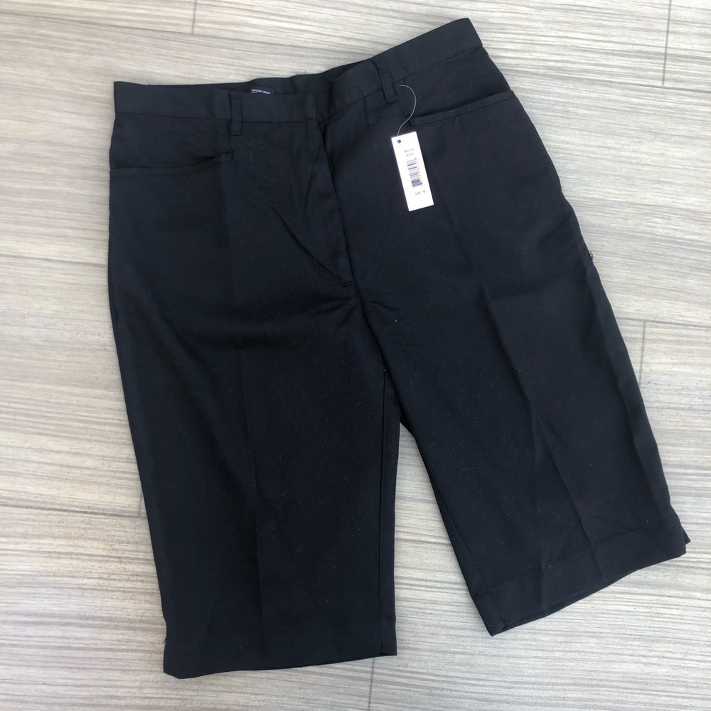 Fairway Golf & Resort bermuda Shorts Size 6 New with tags